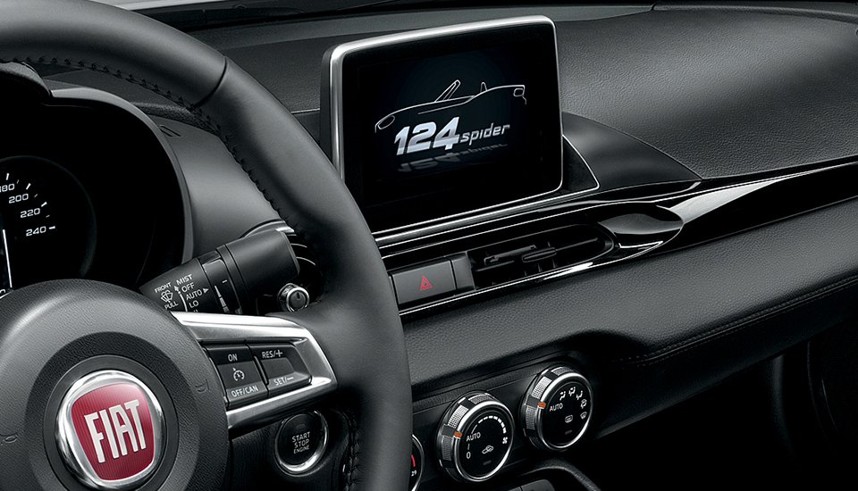 Fiat 124 Spider S-Design Bluetooth radio